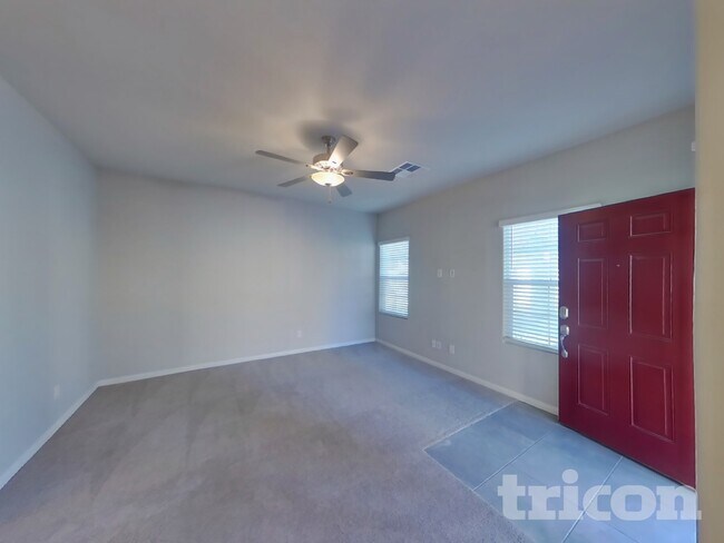 Foto del edificio - 7237 Halo Falls St