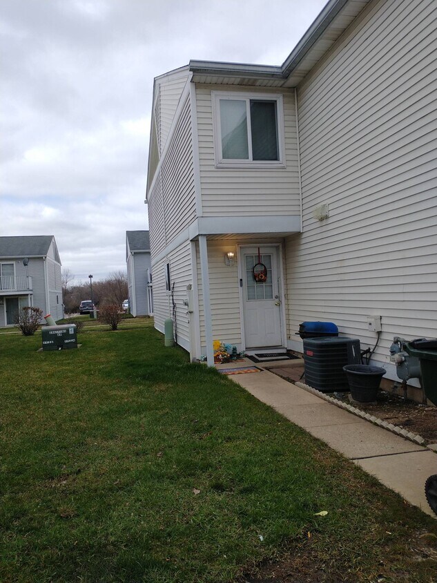 Foto del edificio - 489 Meadow Green Ln