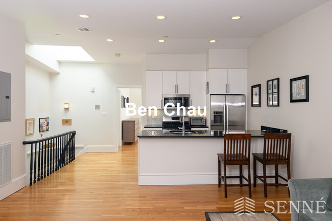 Building Photo - 87 3rd St