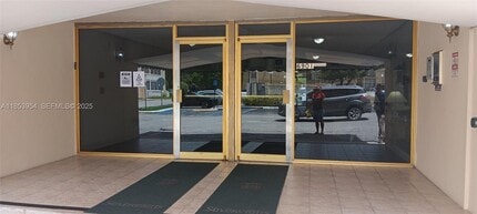 Building Photo - 6901 SW 147th Ave