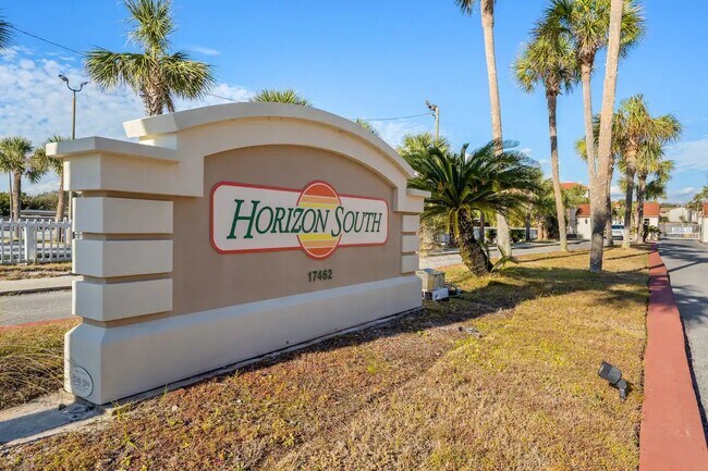 Foto del edificio - 17462 Front Beach Rd