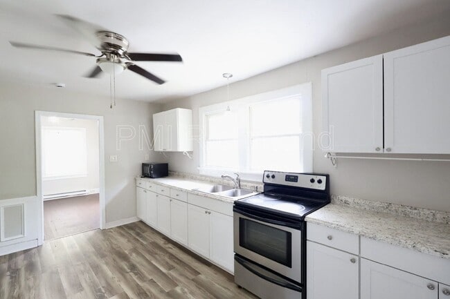 Foto del edificio - 13003 W Patrick Henry Rd