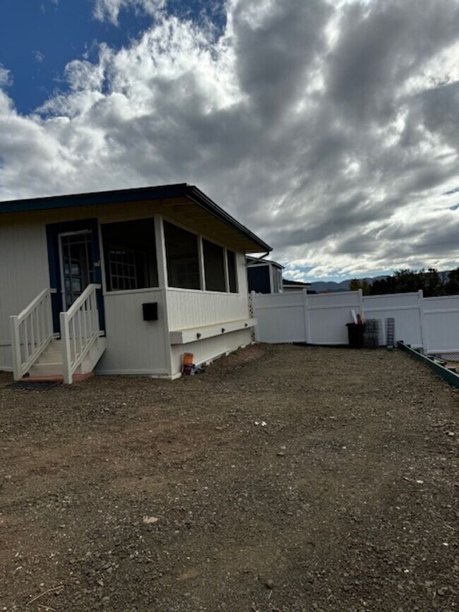 Foto del edificio - 1219 Deer Trail Ln