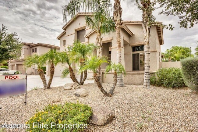 Foto del edificio - 5 br, 3.5 bath House - 5856 S Robins Way