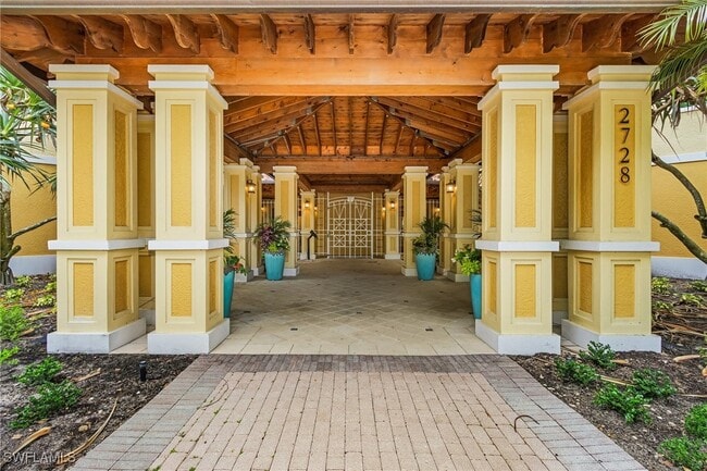 Foto del edificio - 2728 Tiburon Blvd E