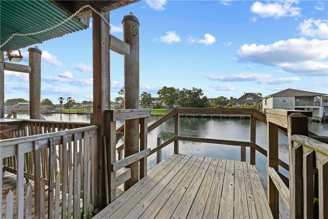 Building Photo - 4800 Pontchartrain Dr