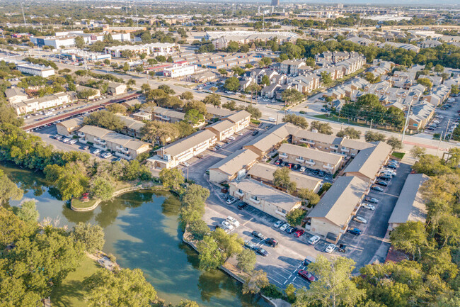 Building Photo - LAKESIDE ON SPRING VALLEY