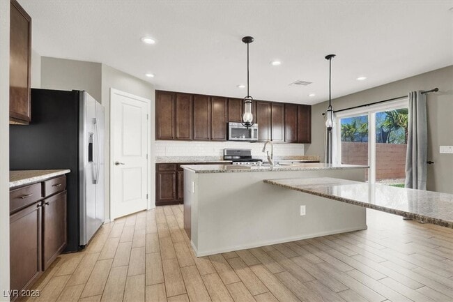 Foto del edificio - 7858 Trappers Ridge Ave