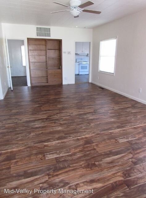 Foto del edificio - 2 br, 1 bath House - 329 W. Inyo Avenue