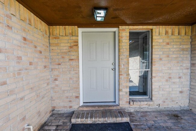 Building Photo - 19915 Timber Forest Dr