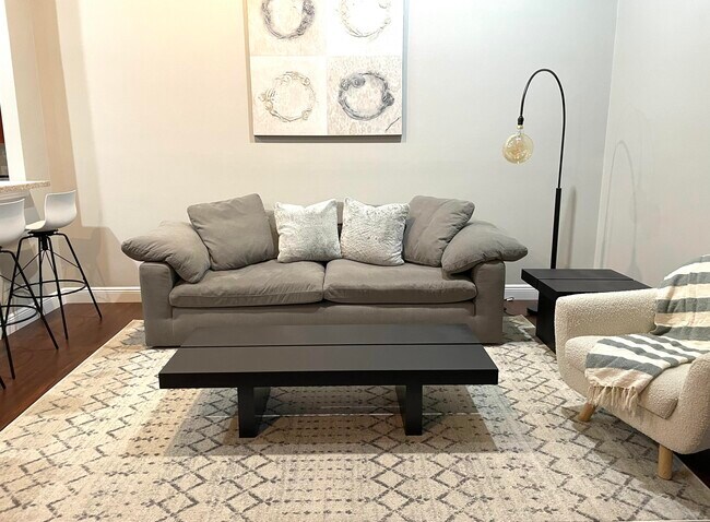 Foto del edificio - 1317 Periwinkle Pl