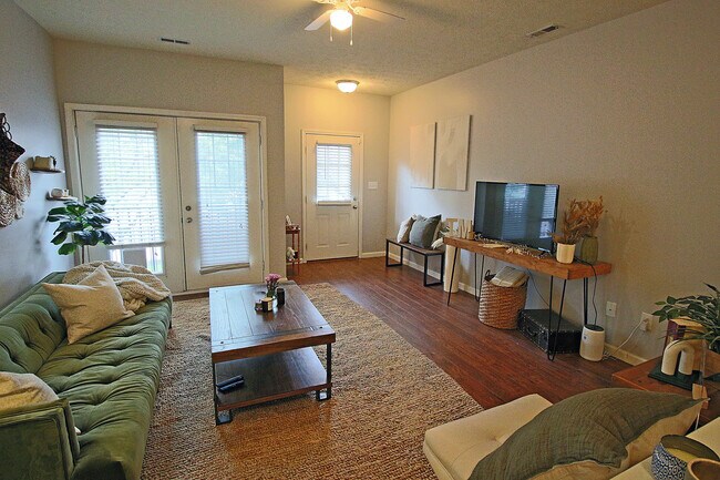 Building Photo - 6593 Reserve Dr