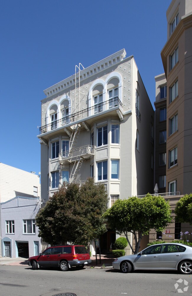 Building Photo - 1450 Green St