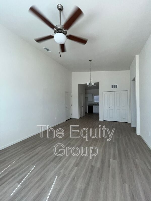Building Photo - 4112 E Kaweah Ave