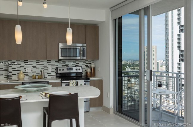 Building Photo - 3 br, 2 bath  - 200 SE 2nd Ave # 2610