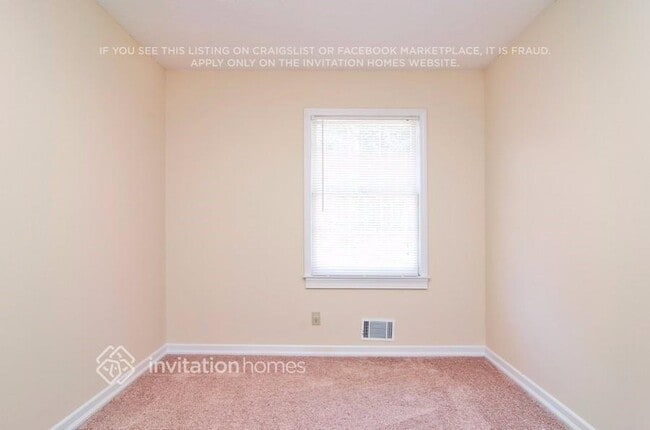 Building Photo - 1367 Classic Dr NE