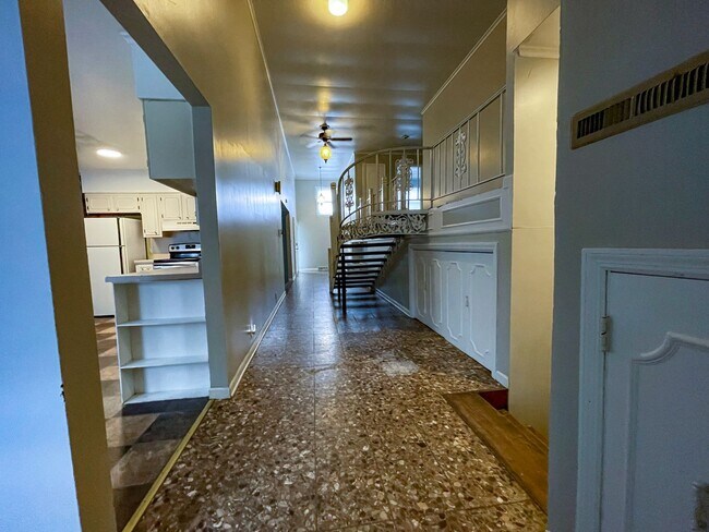 Foto del edificio - 824 W Wayne St