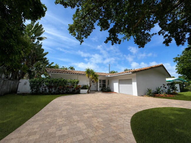 Building Photo - 3230 Aqua Vista Dr
