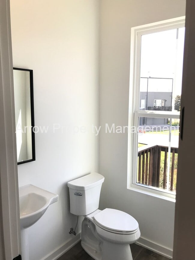 Building Photo - Immaculate new construction in the Nations!