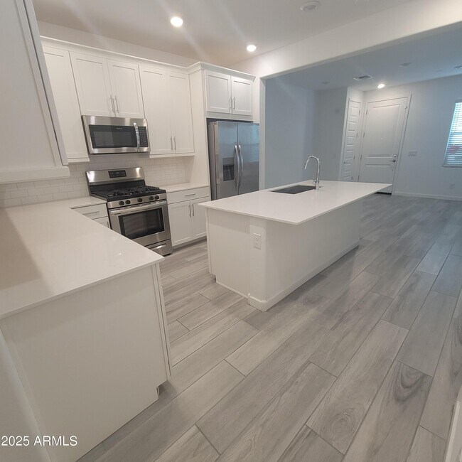 Foto del edificio - 4077 S Sabrina Dr