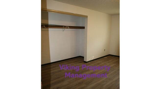 Building Photo - 1830-860