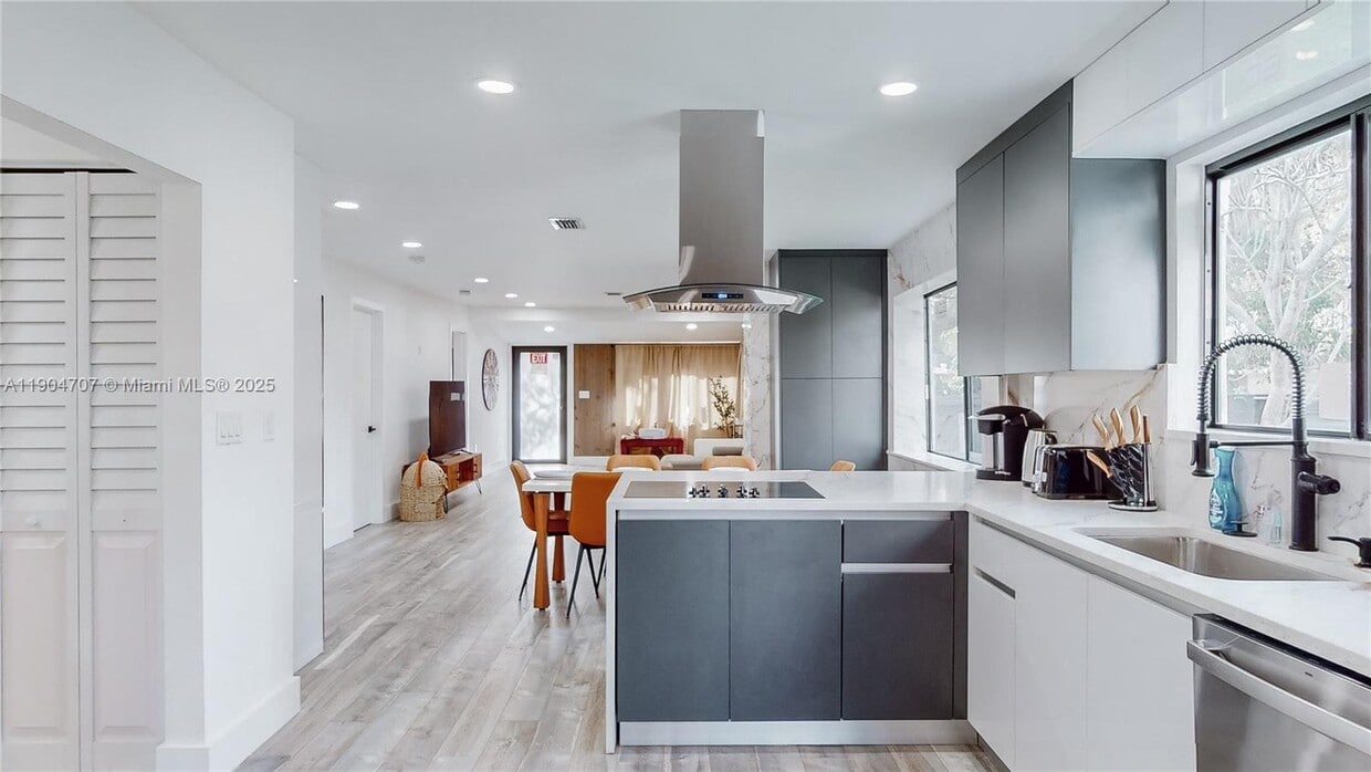 Foto principal - 2525 Garfield St