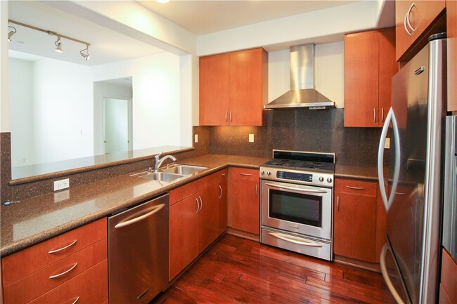 Building Photo - 7100 Playa Vista Dr