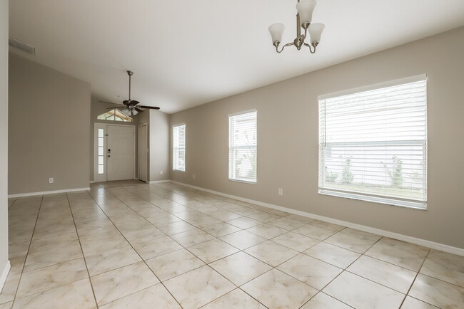 Building Photo - 14911 Stag Creek Cir
