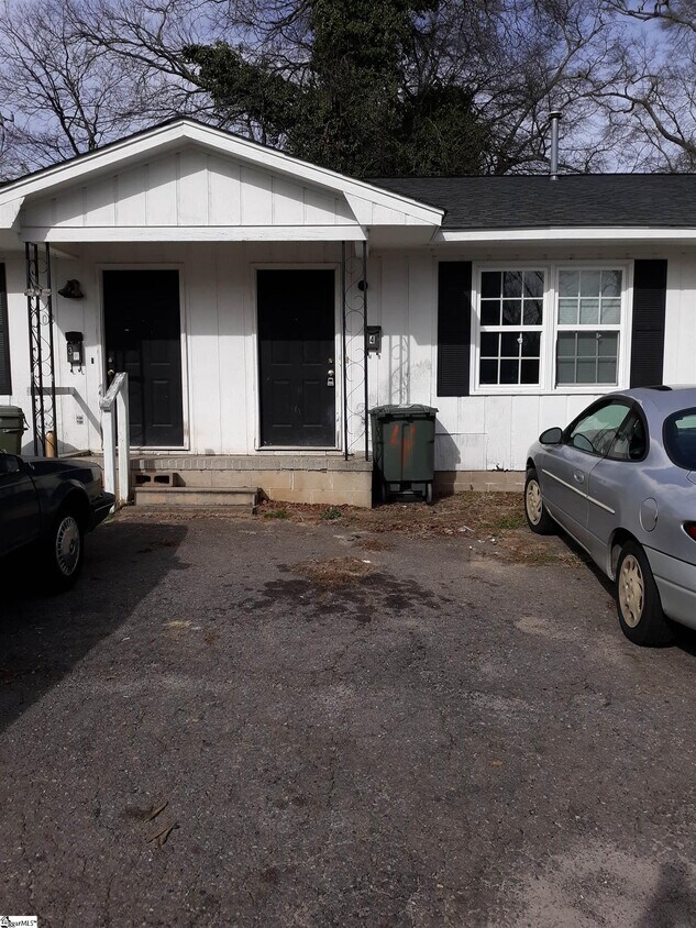 Primary Photo - 103 E Centennial St