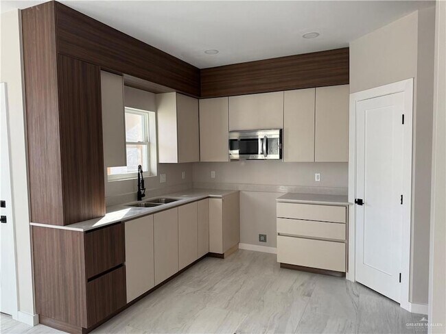 Foto del edificio - 2206 Corales St