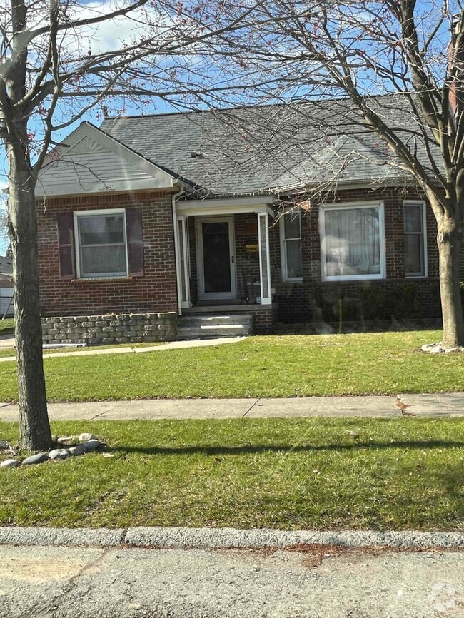 Building Photo - 1073 Champaign Rd