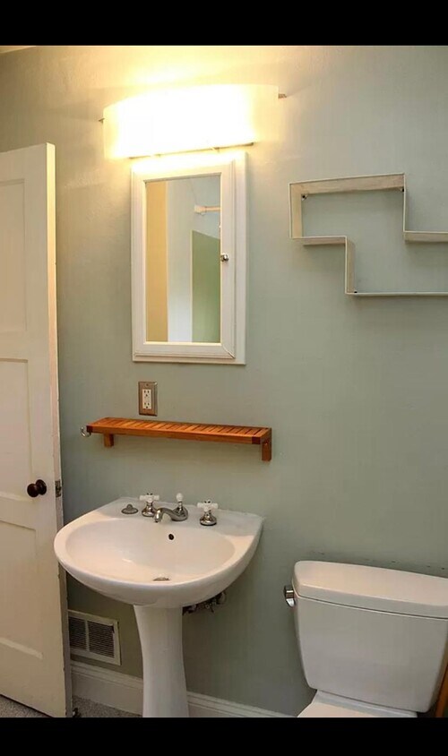 Foto principal - 5615 N Wilbur Ave