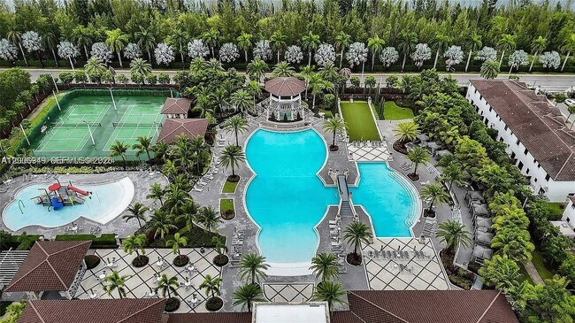 Foto del edificio - 8871 NW 102nd Ct