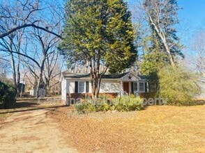 Building Photo - 807 Shaver St