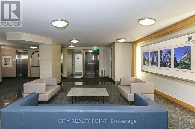 Building Photo - 55 Isabella St