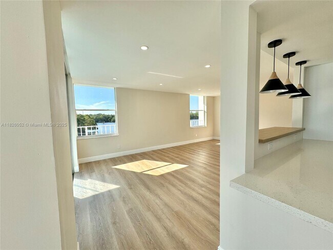 Foto del edificio - 16546 NE 26th Ave