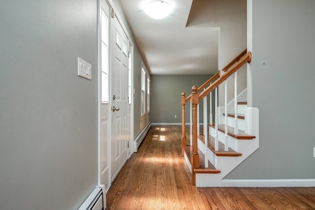 Building Photo - 18 Ladyslipper Dr