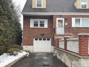 Building Photo - 47 Brewster Ave