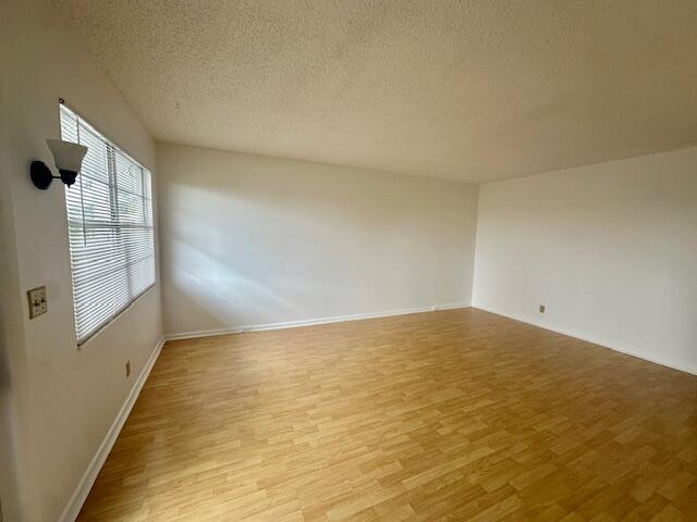 Foto del edificio - 3063 Ainslie Dr