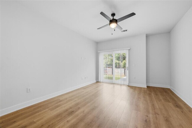 Foto del edificio - 3101 Govalle Ave