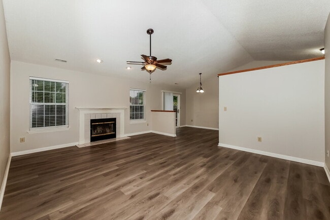 Building Photo - 47 W Flat Rock Dr