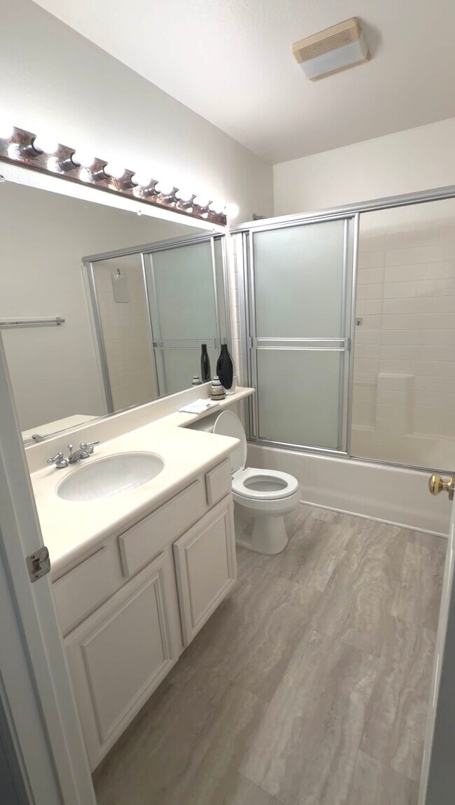 Foto del edificio - 2307 Ternberry Ct