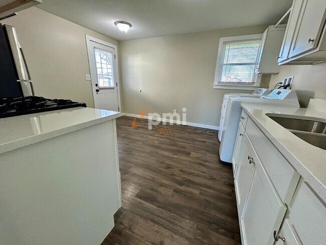Foto del edificio - 213 Glenview Ave