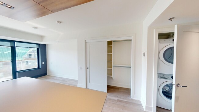 Building Photo - Cunard Residences