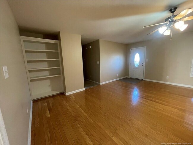 Foto del edificio - 1932 Lioncoward Dr