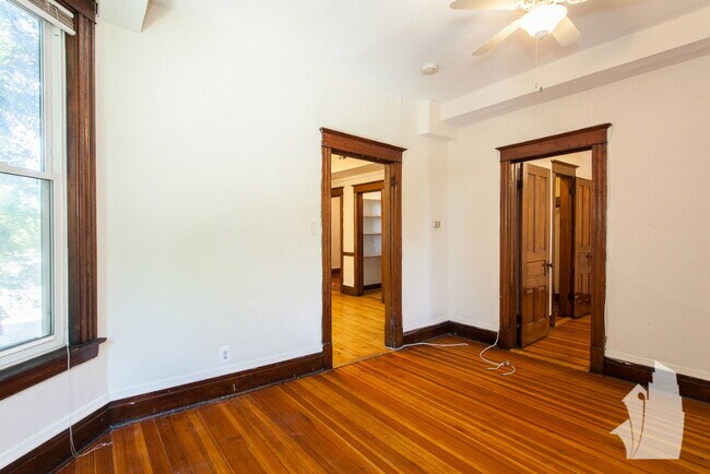 Foto del edificio - 1405 W Belden Ave