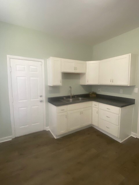 Building Photo - 1036 Oakwood Ave