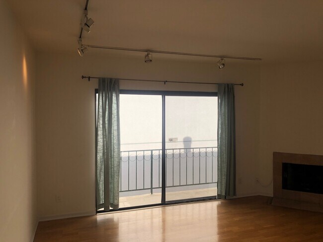 Foto del edificio - 11828 Goshen Ave