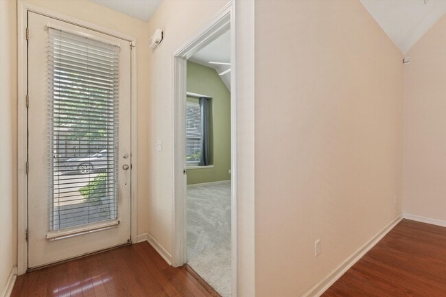 Foto del edificio - 1425 Island Town Dr