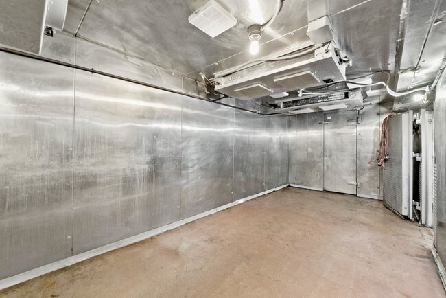 Building Photo - 535 3rd Ave